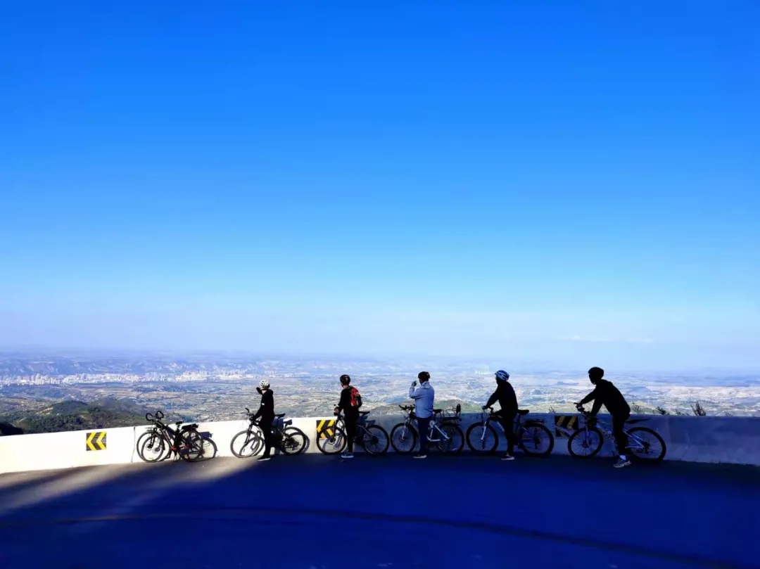 重整行装再出发——bw必威西汉姆联官方网站召开改革重组动员会议(图13)