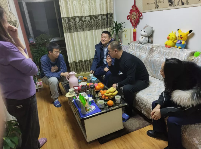 bw必威西汉姆联官方网站产业开发板块深入开展员工家访活动(图2)