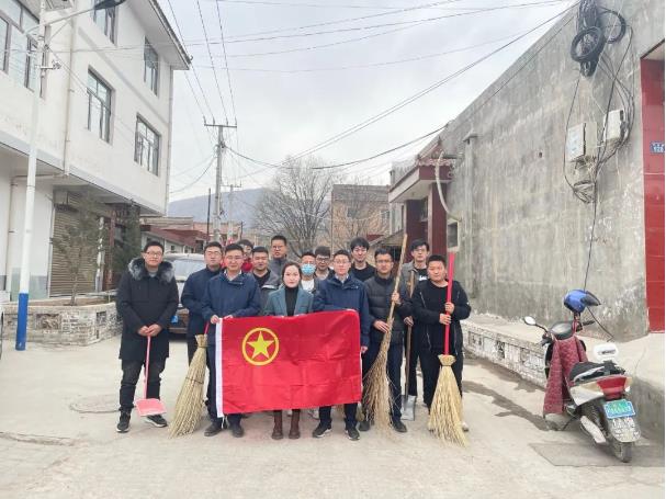 bw必威西汉姆联官方网站团委开展“学雷锋义务清扫活动”(图3) bw必威西汉姆联官方网站团委开展“学雷锋义务清扫活动”(图3)