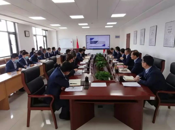 bw必威西汉姆联官方网站召开党委理论中心组集体学习会议(图2) bw必威西汉姆联官方网站召开党委理论中心组集体学习会议(图2)