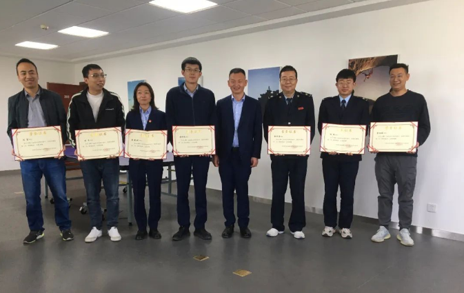 bw必威西汉姆联官方网站团委举办“庆五一、迎五四”球类联谊比赛(图3)