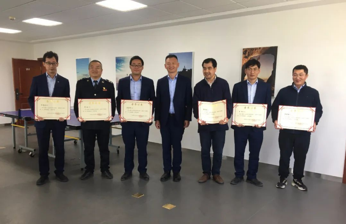 bw必威西汉姆联官方网站团委举办“庆五一、迎五四”球类联谊比赛(图4)