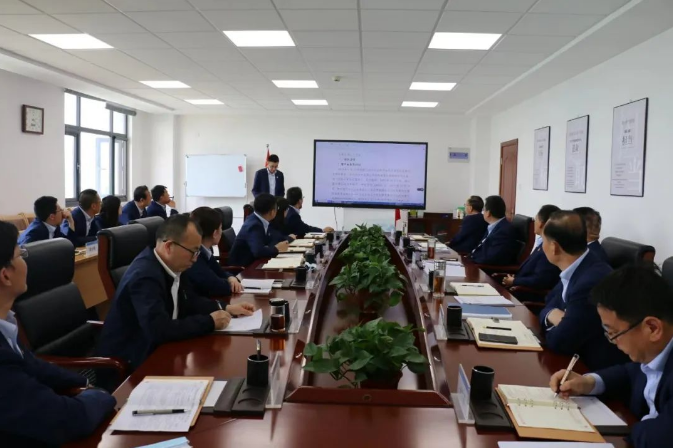 bw必威西汉姆联官方网站召开党委理论中心组集体学习会议(图2) bw必威西汉姆联官方网站召开党委理论中心组集体学习会议(图2)