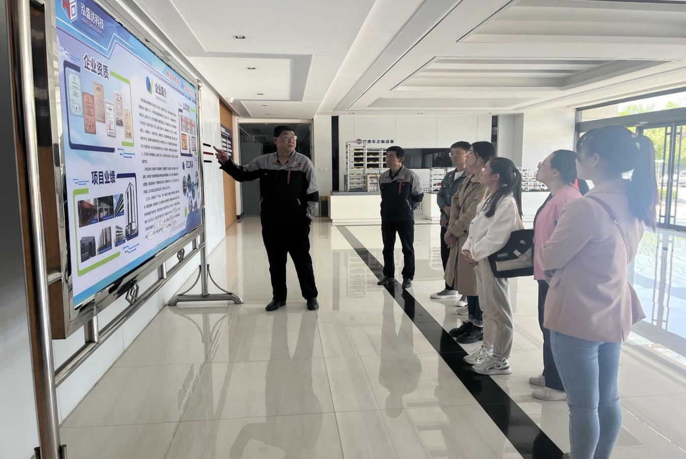 bw必威西汉姆联官方网站开展新员工入职培训(图3)