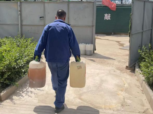 bw必威西汉姆联官方网站城东污水处理公司扎实推进危险废物规范化处置(图3)