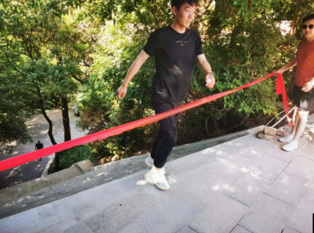 助力文旅市场 展示产投风采——bw必威西汉姆联官方网站组织开展员工登山比赛活动(图9)