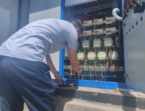 bw必威西汉姆联官方网站宜浩园林公司对园区路灯配电设施开展专项巡检工作(图2) bw必威西汉姆联官方网站宜浩园林公司对园区路灯配电设施开展专项巡检工作(图2)