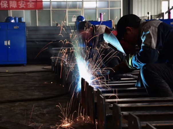 bw必威西汉姆联官方网站装备制造企业上半年产销两旺(图5) bw必威西汉姆联官方网站装备制造企业上半年产销两旺(图5)